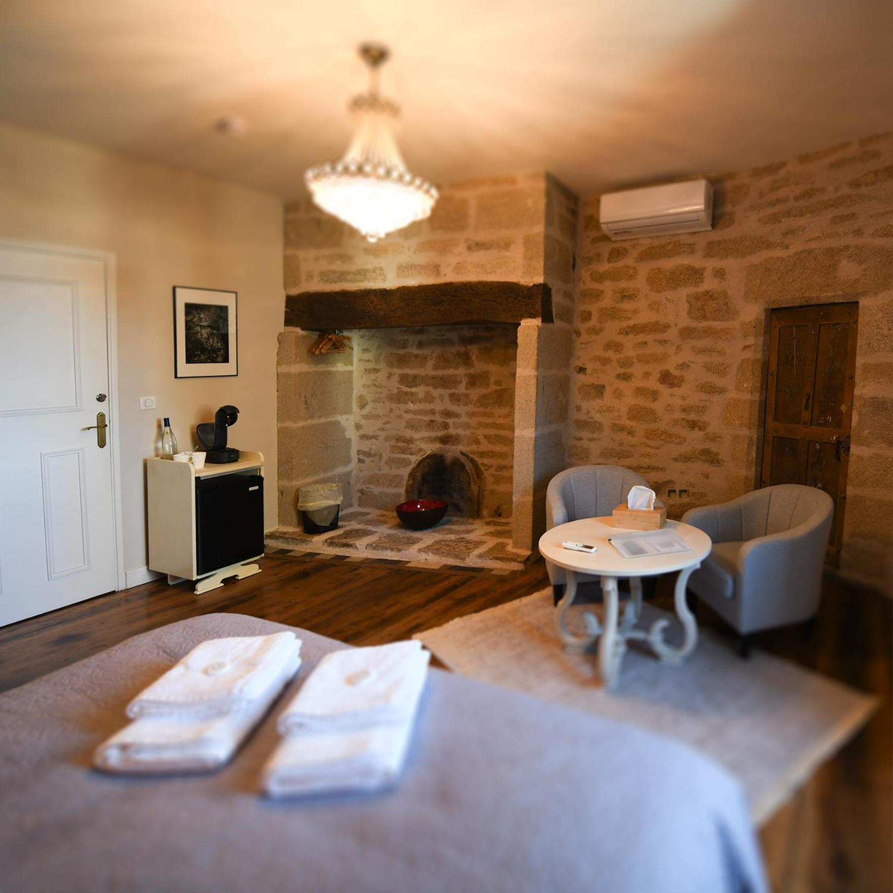 Pat A Touille Bed & Breakfast Treignac Exterior photo